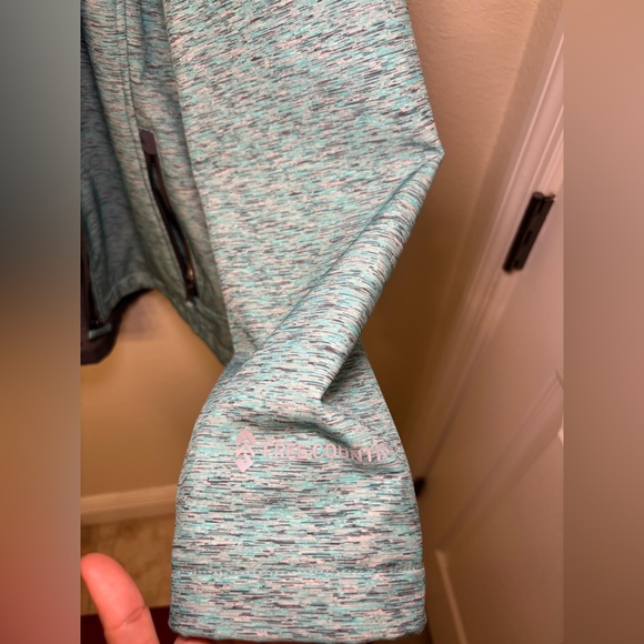 Free Country Aqua Softshell Jacket with removable Hood - Picture 6 of 9